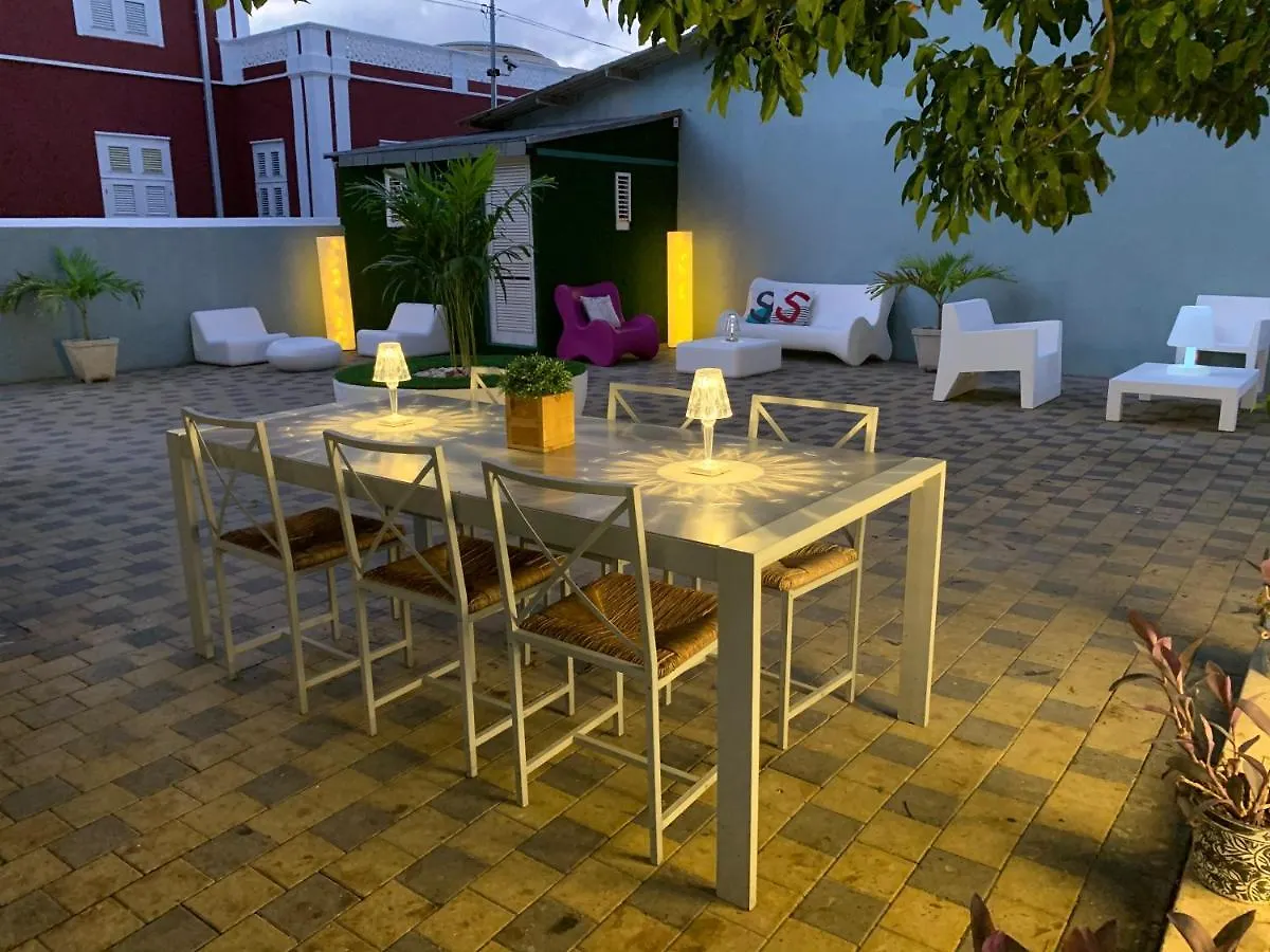 Villa Amalie & Villa Curiel Willemstad 4*,