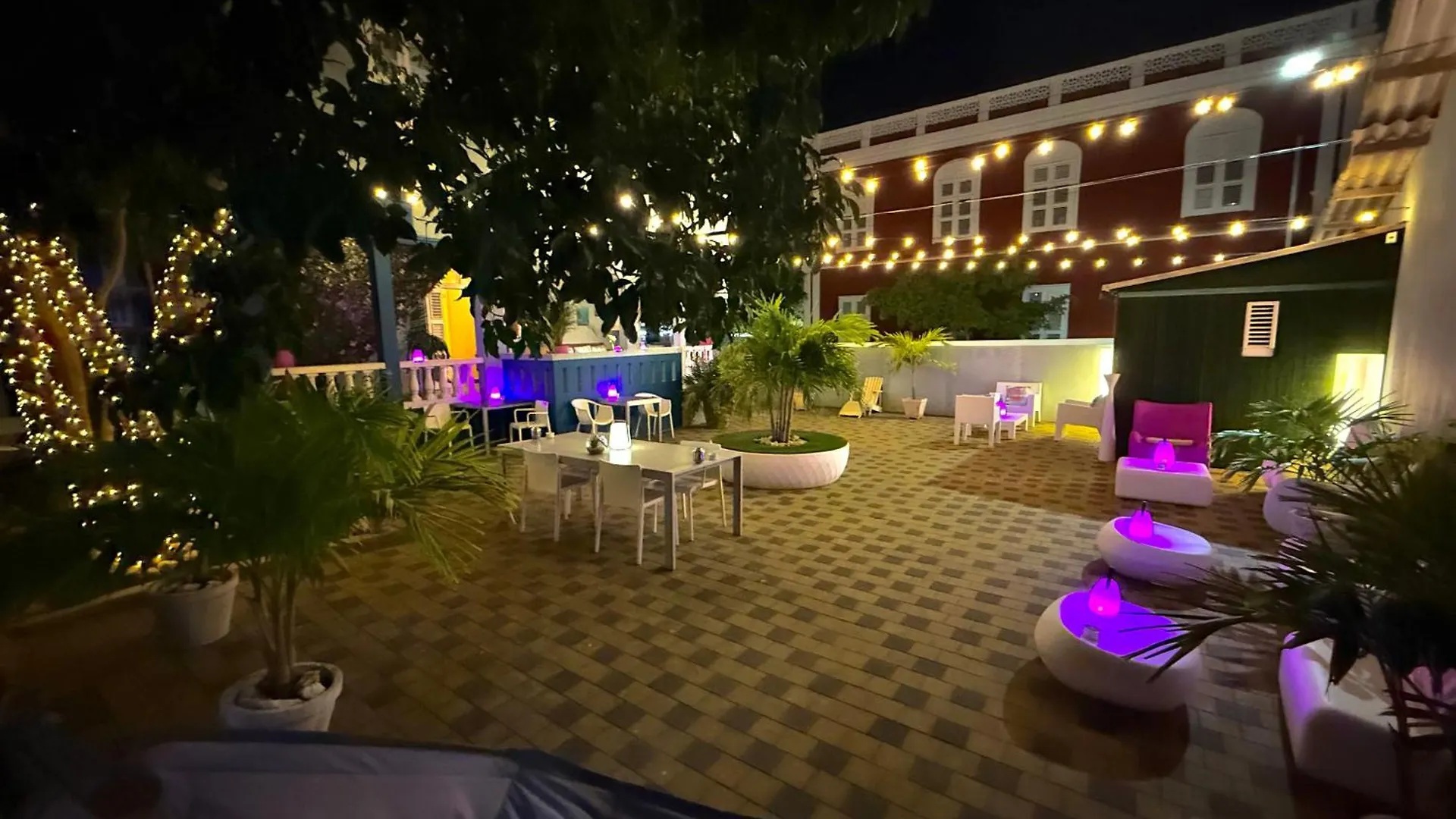Villa Amalie & Villa Curiel ウィレムスタッド ホテル